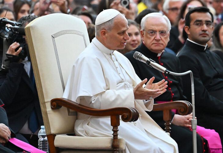 León XIV dice migrantes “no deben encontrar estigma de discriminación” a su llegada a un lugar seguro