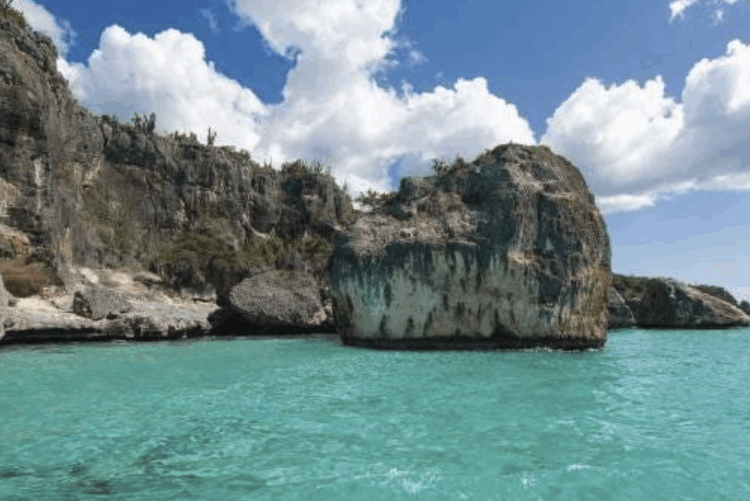 Bahía de Las Águilas