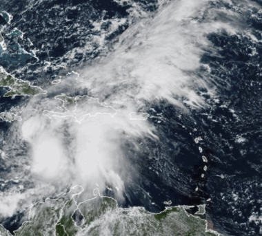 Tormenta Melissa se mueve a 4 kilómetros por hora; más lenta que una persona viajando en bicicleta