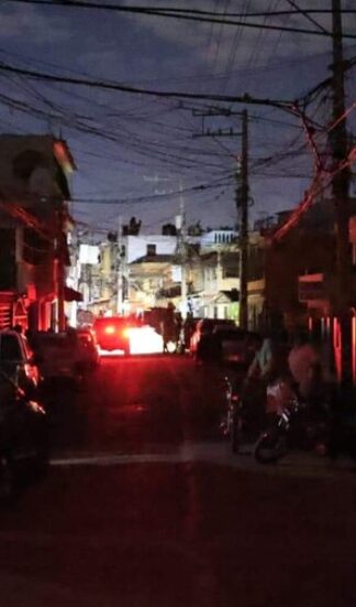 Una falla mayor deja al país sin energía por largas horas