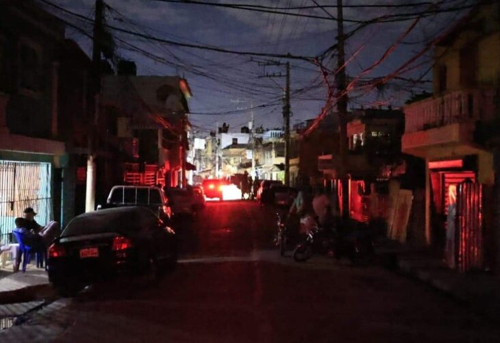 Una falla mayor deja al país sin energía por largas horas