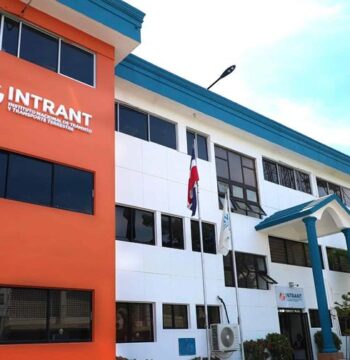 El dinero que salía por dos vías